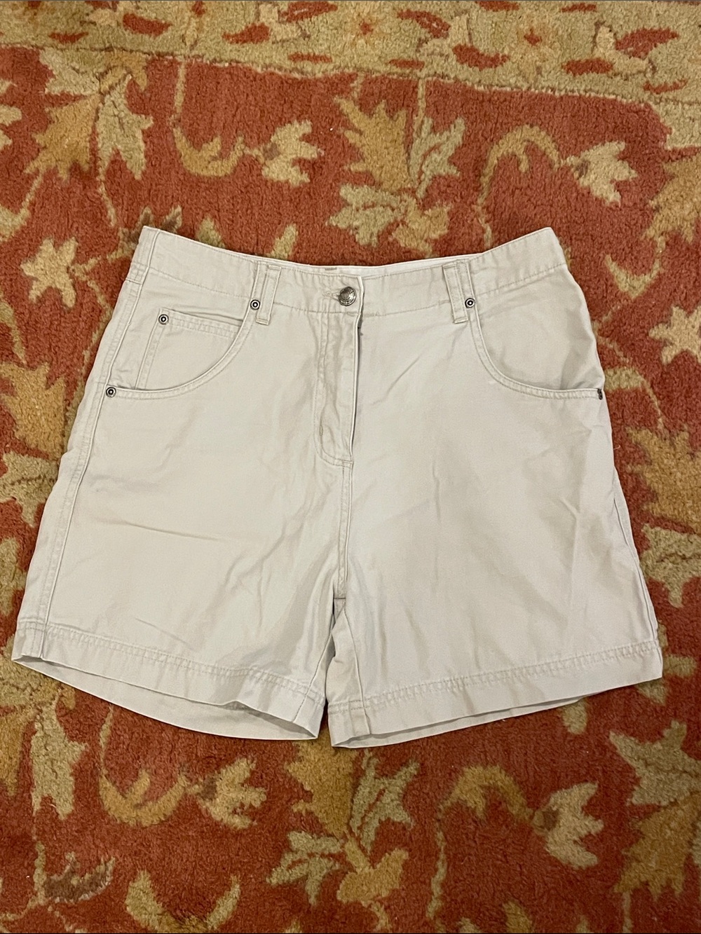 Vintage Woolrich Women's Light Cream Casual Shorts
